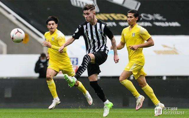 清晨欧冠焦点战，印第安纳步行者完成体检，赛场秩序良好，年轻球员得到机会的简单介绍